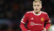 Бергакмп урежда бъдещия си зет за Кристъл Палас