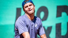 Александър Василев видя сметката на Очи в Гърция 