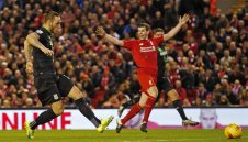 Ливърпул изстрада финала в драма с дузпи срещу Стоук