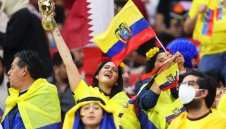 Феновете на Еквадор изригнаха: Искаме бира!