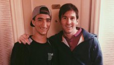 Синът на Моуриньо празнува победата на Барса в Мадрид + СНИМКА