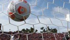 Лудост! 15-годишен вкара със задна ножица от дъгата + ВИДЕО