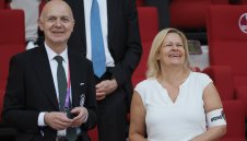 ФИФА клекна пред "Дъгата" в Катар