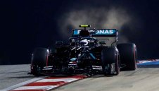 Ботас все пак надви Ръсел и грабна полпозишъна