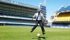 Плевнелиев с "трансфер" в Бока Хуниорс + СНИМКИ