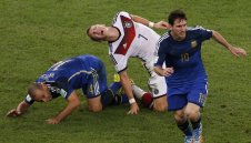 Да живееш между "Меси" и "Масчерано"