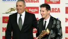 Стоичков честити на Меси и заложи на Италия