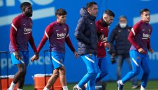 Моуриньо спасява Барса от "френски трън"?