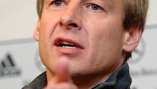 Клинсман поема националите на САЩ след Мондиала