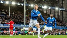 На "Олд Трафорд" са на полпозиция за Карамел