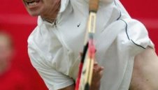 На 47 години Джон Макенроу се завръща