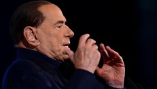 Приеха Берлускони в болница