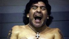 Марадона иска да прати бившата си жена и дъщеря си в затвора