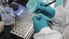 Лошо: Над 900 души в болница с COVID-19 у нас, новите случаи – 182