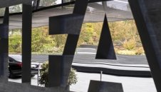 ФИФА разреши петте смени, но две от тях ще се правят на почивката