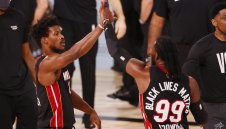 Страхотен Джими Бътлър върна Маями в битката