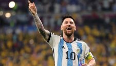 Край! Меси спря най-черната си серия