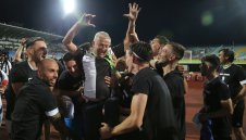 Коронавирус в Пловдив: Трима играчи на Локо и 50 фена са заразени