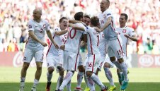 Полша би дузпата на Швейцария и е първият 1/4-финалист на Евро 2016 + ВИДЕО и СНИМКИ