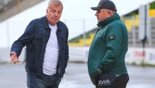 Кризата в Левски: Наско Сираков отсвири Диксън, дава акциите на букмейкър?