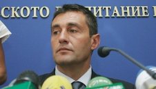 Министър Нейков намекна за промени