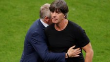 Йоги се изсмя на съдията: Биха ни с дузпа-фантом!