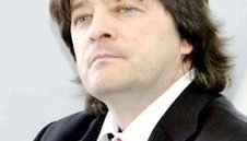 Шефът на &quot;Air Via&quot; отрече да е закупувал Ботев (Пд)