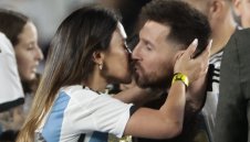 Барса привлича мощни спонсори, за да върне Меси