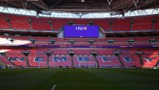 Англия жертва ФА Къп и Купата?