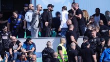 Напрежението ескалира! Фенове на Левски скочиха на ръководството във ВИП ложата