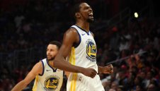Дюрант наниза 50 и прати Голдън Стейт напред в плейофите