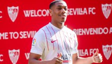 Защо Феномена "посрещна" Марсиал в Севиля? + ВИДЕО
