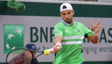 Деби отложи мач на Гришо в Монреал