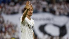 Милан на крака в Хърватия за Модрич