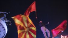 Хиляди в Скопие празнуваха победата над Италия + СНИМКИ