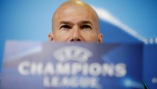 Големият Оливер Кан към Байерн: Наемете Зидан за треньор!