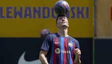 Радост на "Камп Ноу": Барса успя, картотекира всички нови