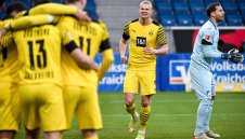 Барса не се отказва от Холанд 