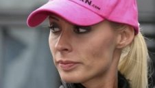 Кора Шумахер дебютира на пистата