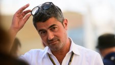 Човекът, който направи Макс шампион, напусна ФИА