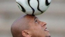 Роберто Карлос подписал с Фенербахче