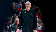 Сан Антонио "върза" Попович с 80 млн. долара