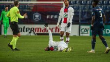 Шамар за ПСЖ! Неймар "виси" за Барса