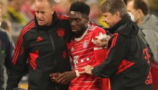 Натъртен череп! В Байерн изтръпнали заради Алфонсо