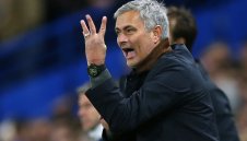 Емоционалният Жозе просълзи феновете на Челси