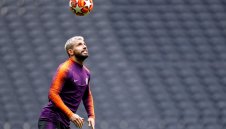 Сити плаши Тотнъм с Кун Агуеро