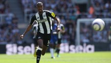 Лошо за Ливърпул: Нюкасъл с твърда позиция за Исак