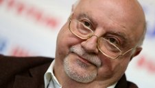 Левски ще оцелее