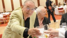 И Пената скочи на Стойчо Младенов