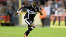 Ница надцаква Арсенал за нигериец